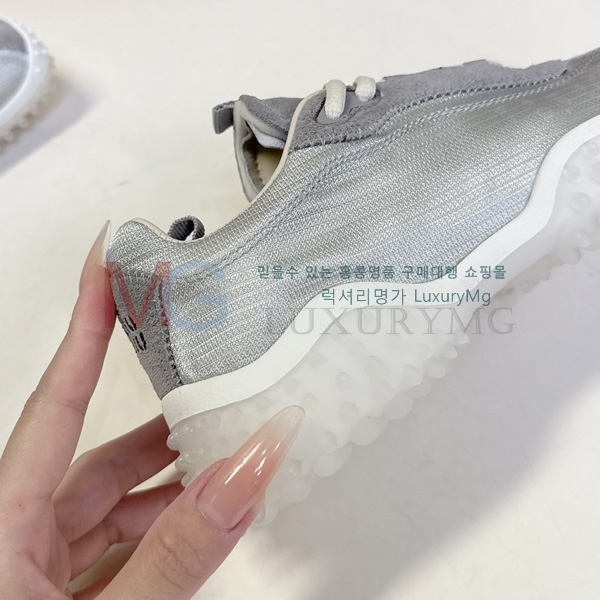 ���� �̿�̿� ����Ŀ�� MIU02240